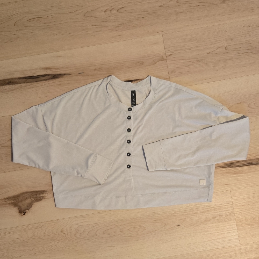 Vuori Light Gray Long Sleeve Top